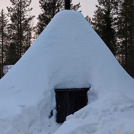 Appartement Yllaeksen Metsaepirtti - Ulkoilijan Koti à Äkäslompolo Extérieur photo